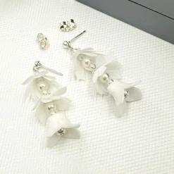 Beads & Beyond Pearl Jewellery | Silver Wedding Jewellery*Lilybelle Ivory Floral Drop Earrings Ivory/ Silver