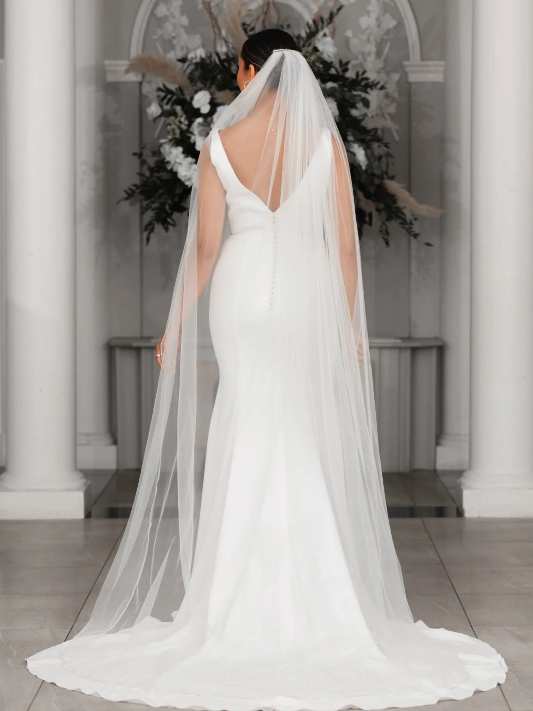 Linzi Jay Single Tier Veils | Chapel Length & Cathedral Veils*Single Tier Diamante Edge Bridal Veil | LA930 Ivory