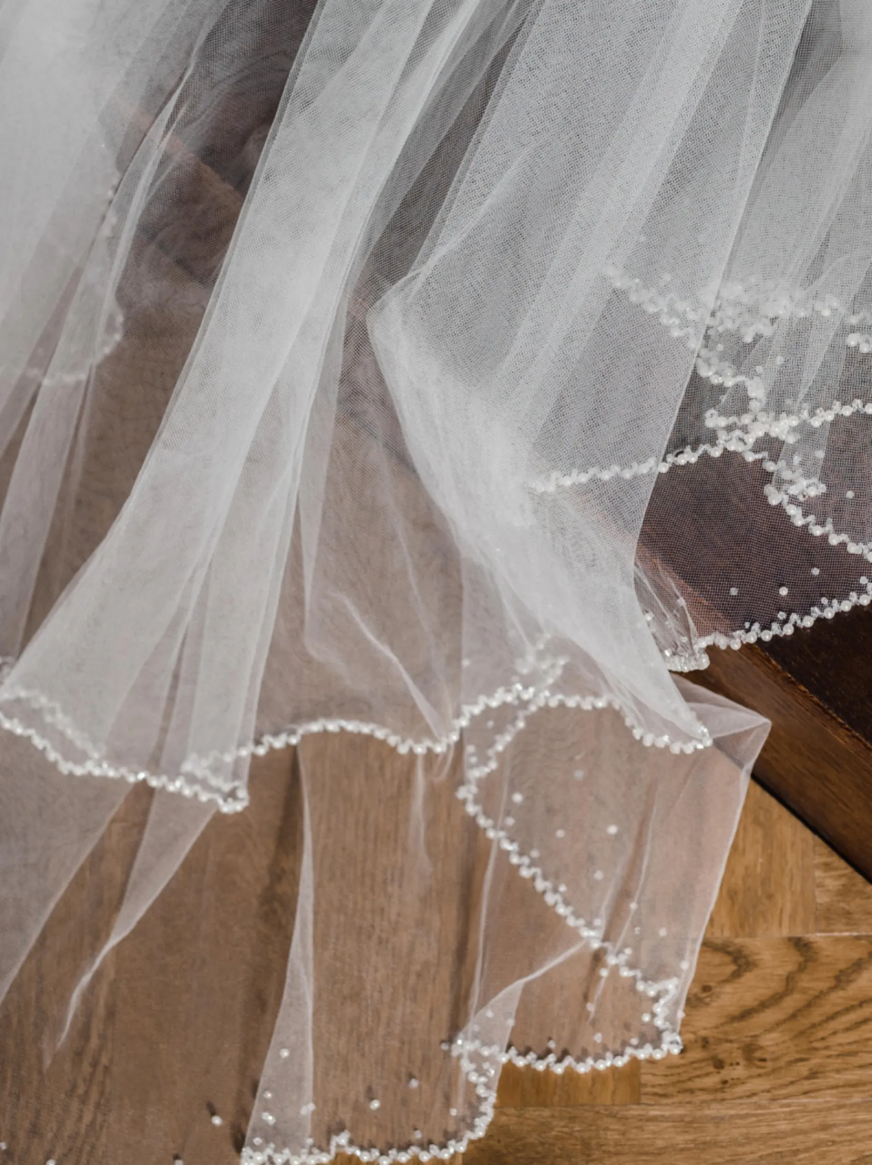 Linzi Jay Two Tier Veils | Fingertip Veils*Two Tier Pearl Edge Tulle Fingertip Veil V684 Ivory