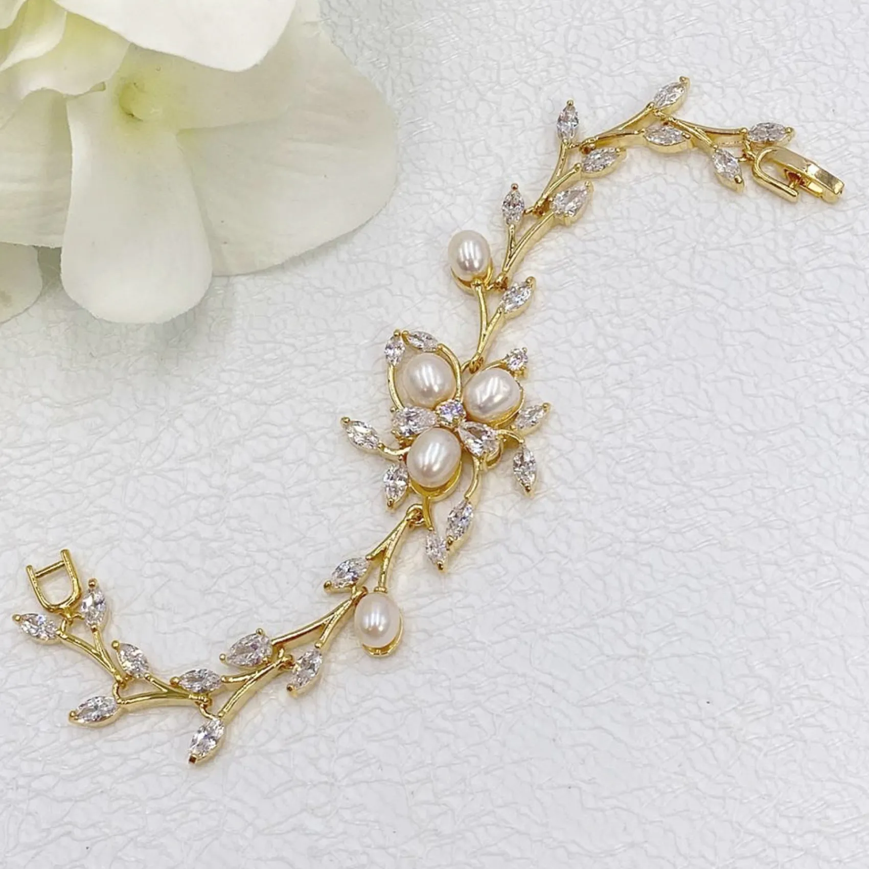 Lace & Favour Pearl Jewellery | Gold Wedding Jewellery*Lola Freshwater Pearl and Crystal Leaves Wedding Bracelet (Gold) Ivory/ Gold