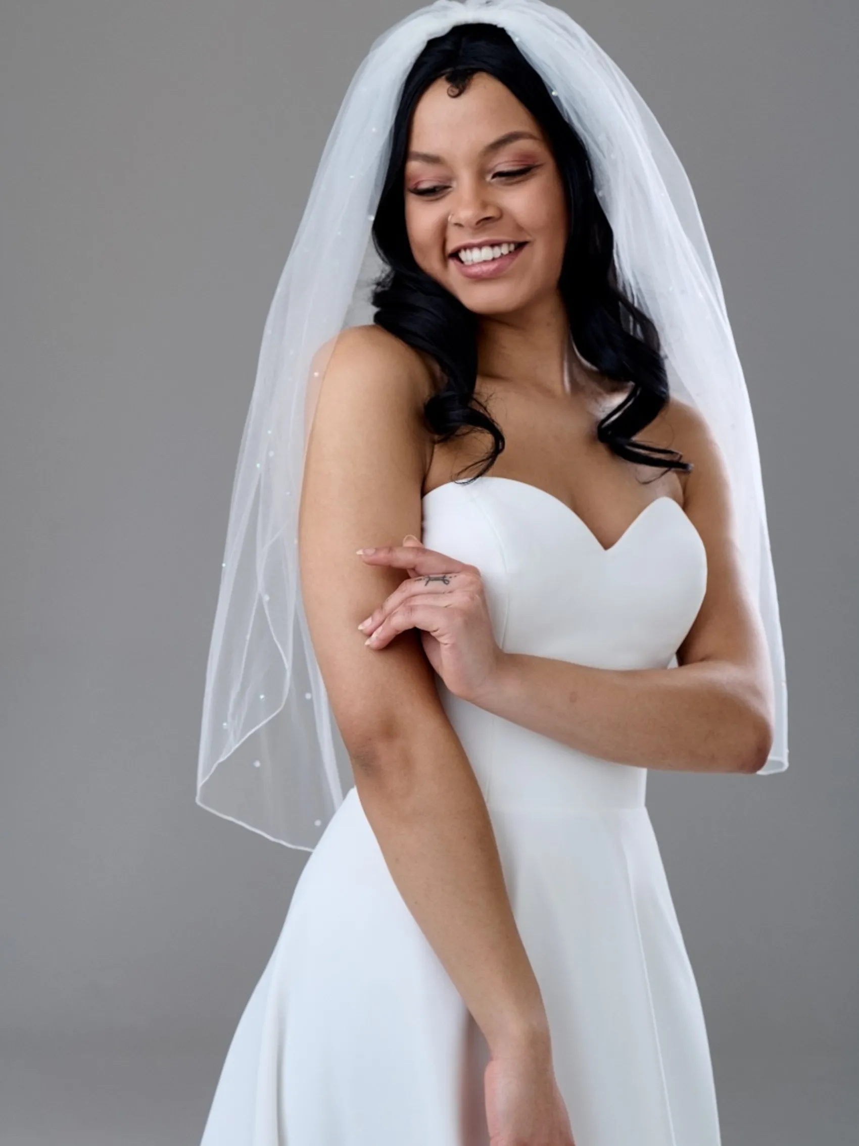 Twilight Designs Single Tier Veils | Elbow Length Veils*Lovington Single Tier Scattered Diamante Veil with Corded Edge Ivory
