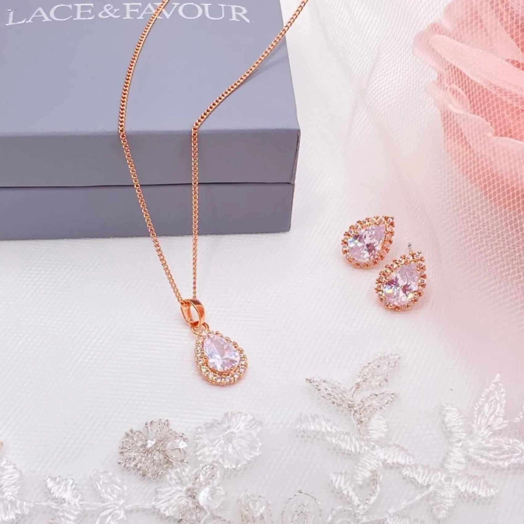 Lace & Favour Bride Gifts | Crystal Jewellery*Lulu Rose Gold Crystal Stud Wedding Jewellery Set