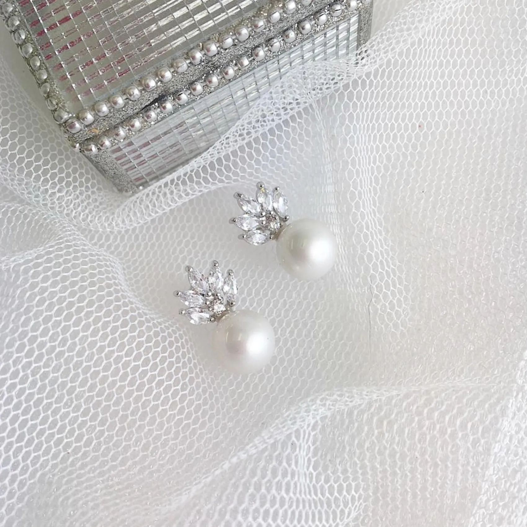 Lace & Favour Bridesmaid Gifts | Vintage Jewellery*Mila Pearl Sparkle Stud Wedding Earrings Ivory/ Silver
