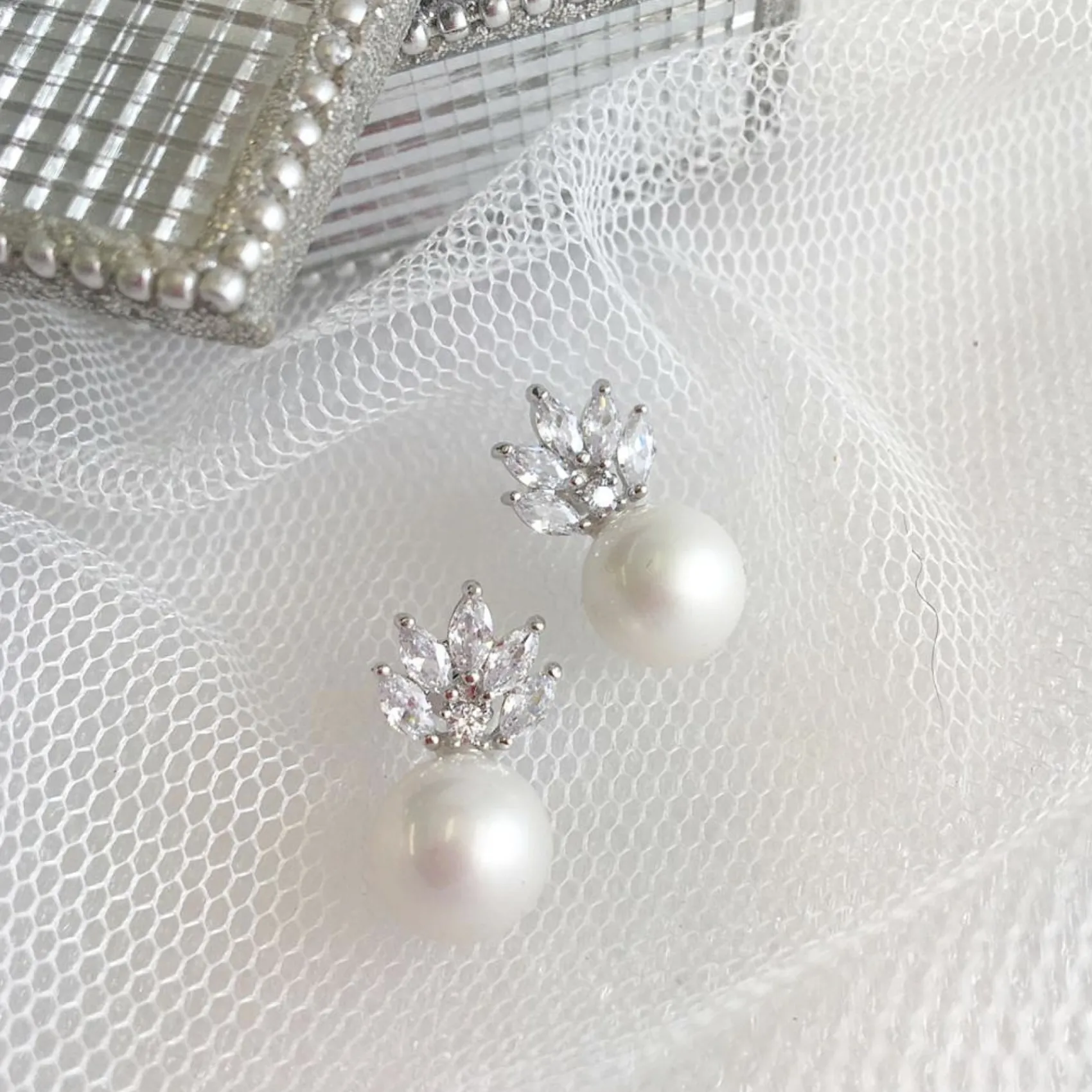 Lace & Favour Bridesmaid Gifts | Vintage Jewellery*Mila Pearl Sparkle Stud Wedding Earrings Ivory/ Silver