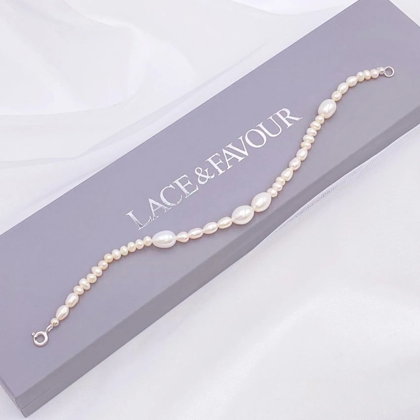 Lace & Favour Bridesmaid Gifts | Pearl Jewellery*Miliana Delicate Pearl Wedding Bracelet Ivory/ Silver