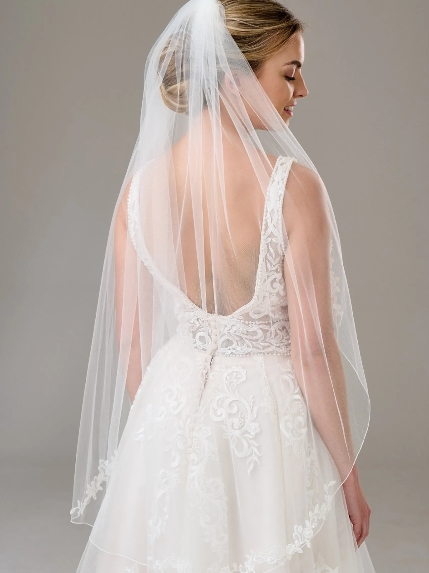 Twilight Designs Single Tier Veils | Fingertip Veils*Montrose Single Tier Corded Edge Veil with Floral Lace Motifs Ivory