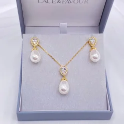 Lace & Favour Bride Gifts | Pearl Jewellery*Paloma Gold Teardrop Pearl Bridal Jewellery Set