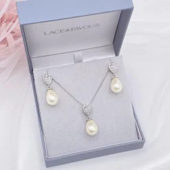 Lace & Favour Bride Gifts | Pearl Jewellery*Paloma Teardrop Pearl Bridal Jewellery Set