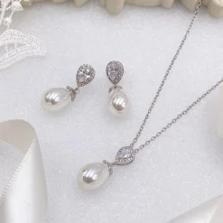 Lace & Favour Pearl Jewellery | Silver Wedding Jewellery*Paloma Teardrop Pearl Pendant Necklace |