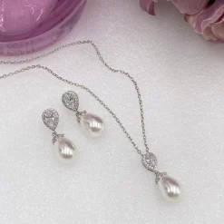 Lace & Favour Pearl Jewellery | Silver Wedding Jewellery*Paloma Teardrop Pearl Pendant Necklace |