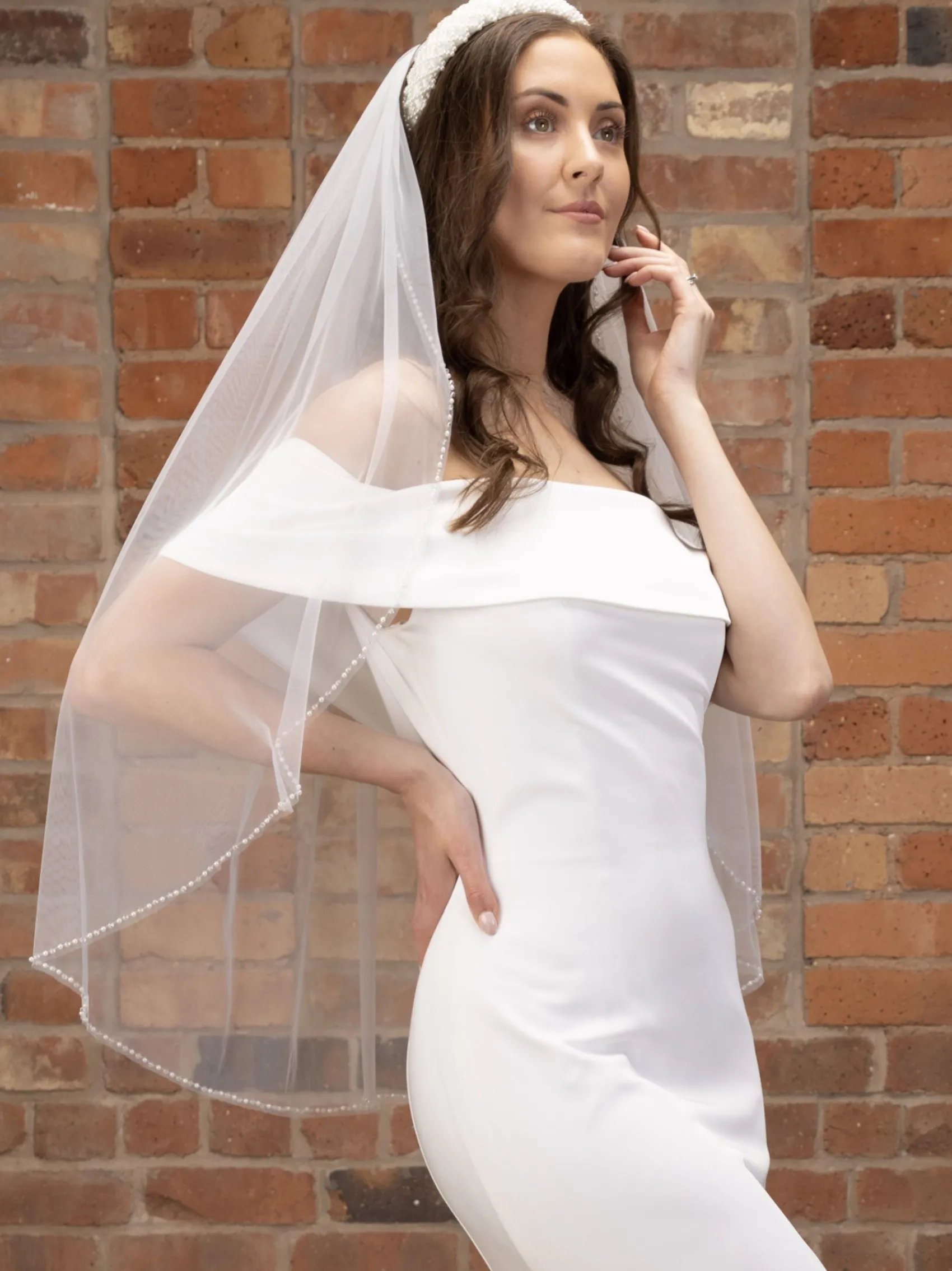 Perfect Bridal Single Tier Veils | Fingertip Veils*Single Tier Pearl and Crystal Edge Fingertip Veil Ivory
