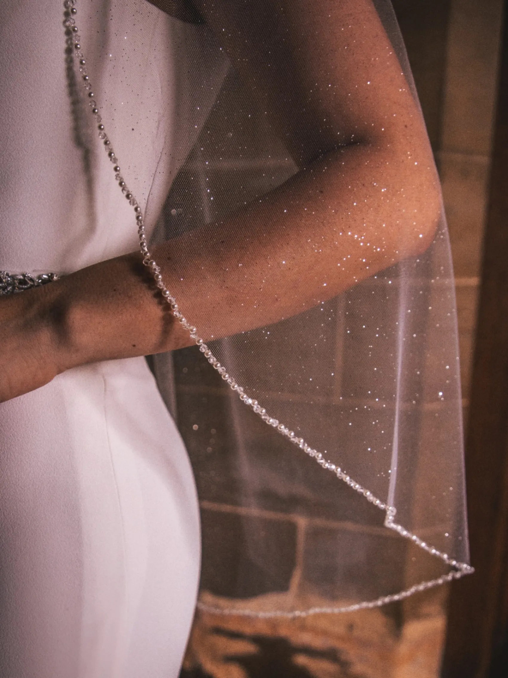 Perfect Bridal Single Tier Veils | Fingertip Veils*Single Tier Glitter Tulle Fingertip Veil Ivory