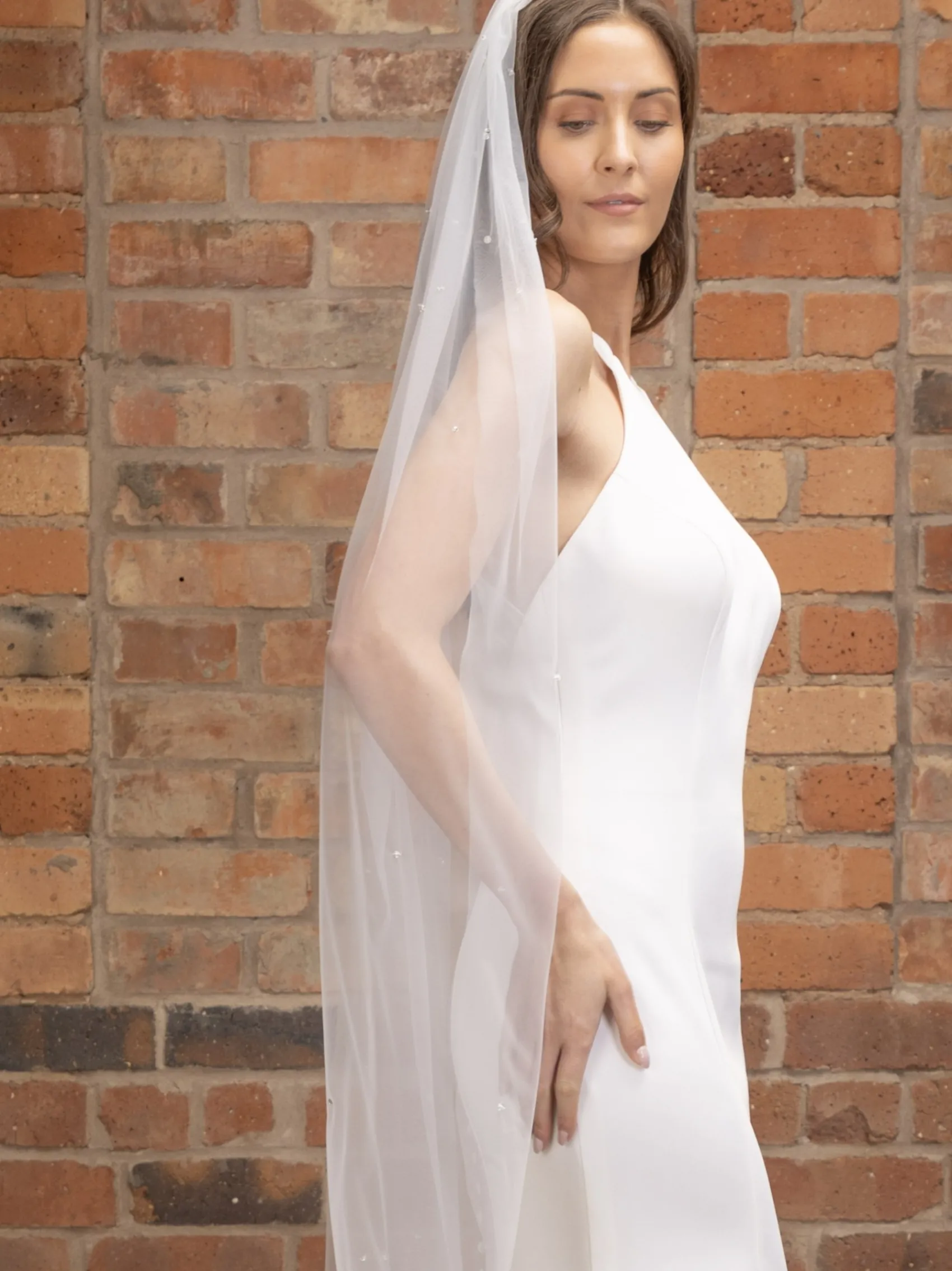 Perfect Bridal Single Tier Veils | Waltz Length Veils*Single Tier Cut Edge Crystal Waltz Length Veil Ivory