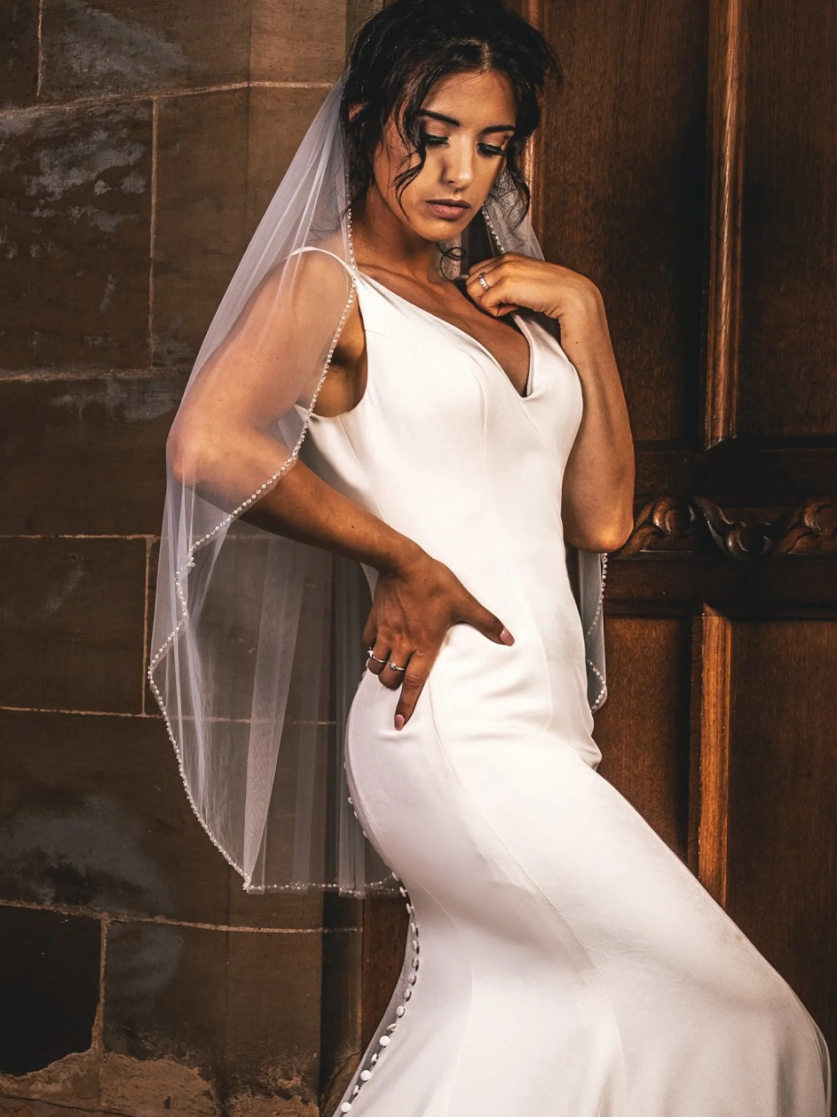 Perfect Bridal Single Tier Veils | Fingertip Veils*Single Tier Pearl and Crystal Edge Fingertip Veil Ivory