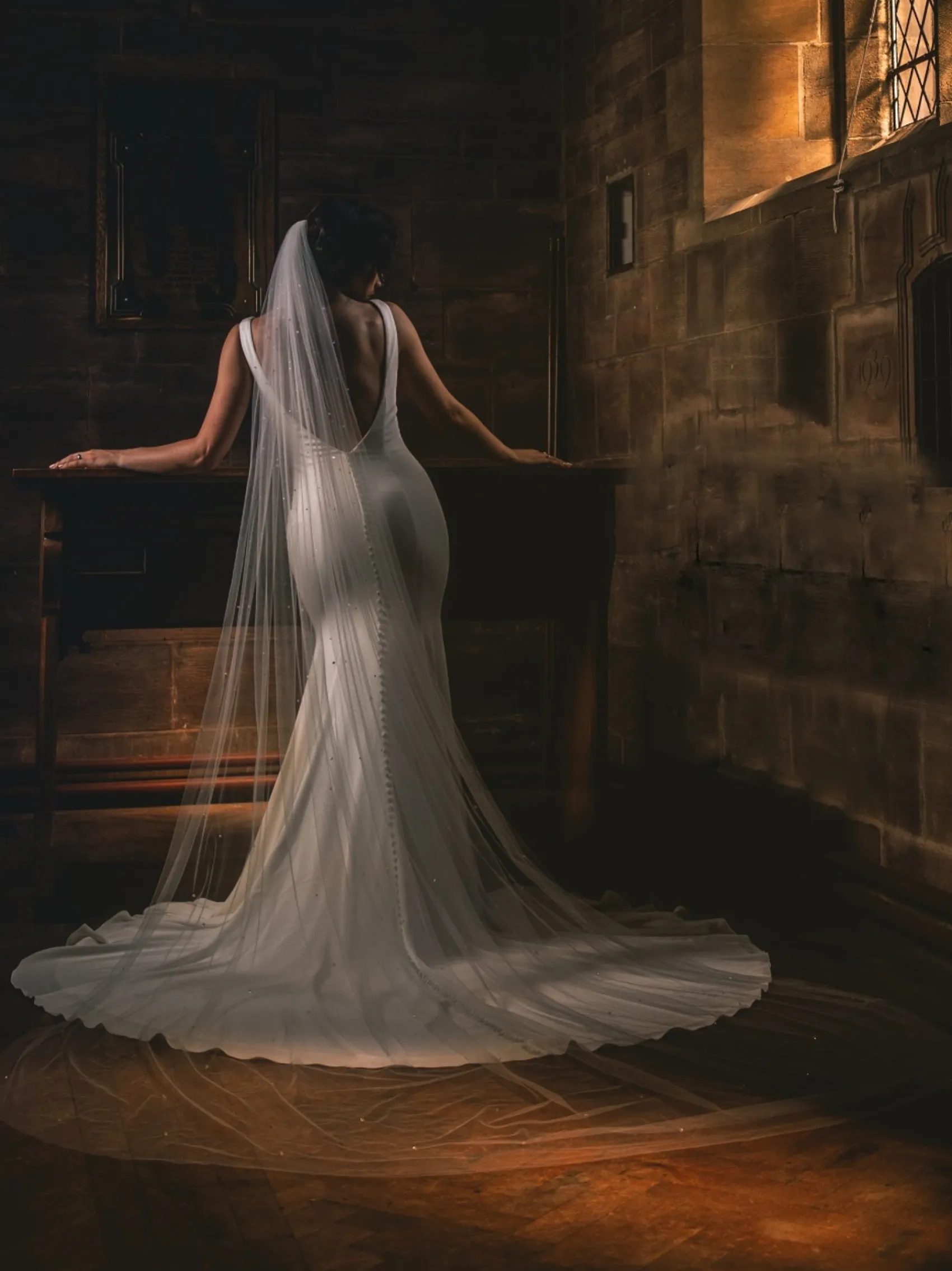 Perfect Bridal Chapel Length & Cathedral Veils | Single Tier Veils*Single Tier Cut Edge Crystal Cathedral Veil Ivory