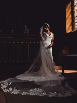 Perfect Bridal Single Tier Veils | Chapel Length & Cathedral Veils*Single Tier Ornate Lace Cathedral Veil Ivory