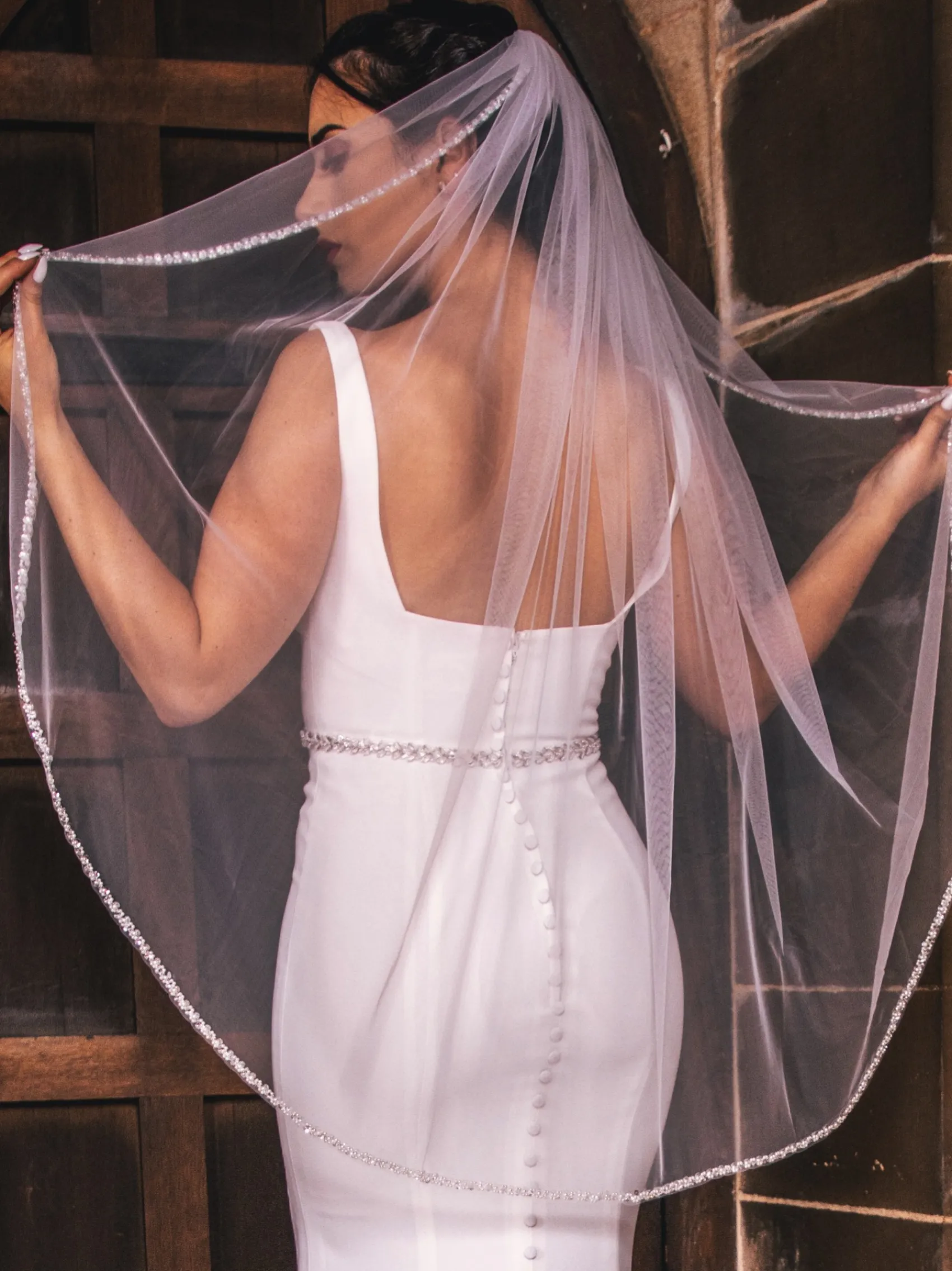 Perfect Bridal Single Tier Veils | Fingertip Veils*Single Tier Silver Beaded Edge Fingertip Veil Ivory