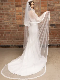 Perfect Bridal Two Tier Veils | Chapel Length & Cathedral Veils*Two Tier Delicate Lace Edge Cathedral Veil Ivory