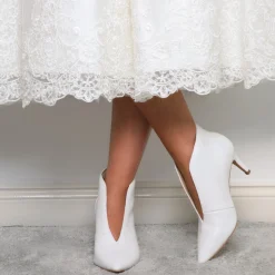 Perfect Bridal Wedding Shoes | Mid Heel*Zara Leather Pointed Toe V Front Wedding Boots Ivory