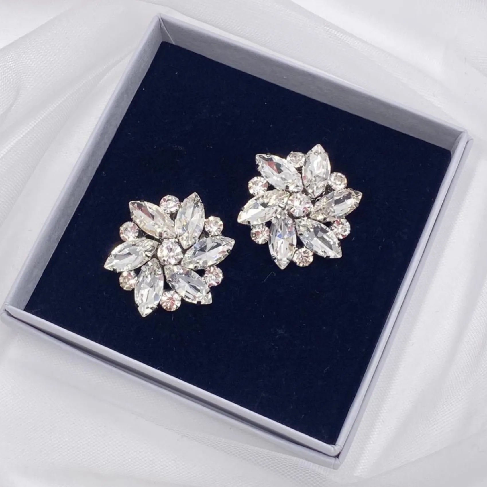 Lace & Favour Bride Gifts | Shoe Jewellery*Petal Silver Crystal Flower Shoe Clips