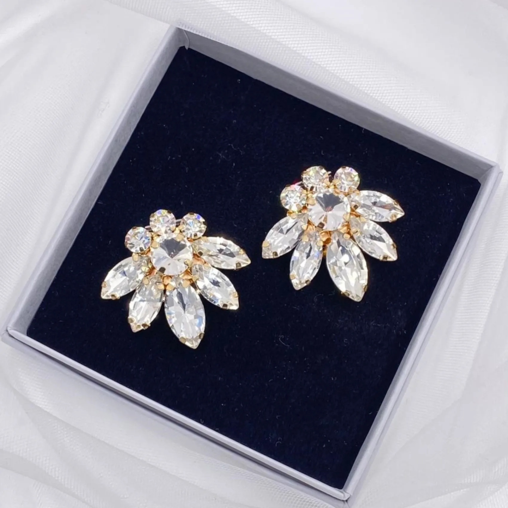 Lace & Favour Bride Gifts | Shoe Jewellery*Precious Gold Crystal Shoe Clips