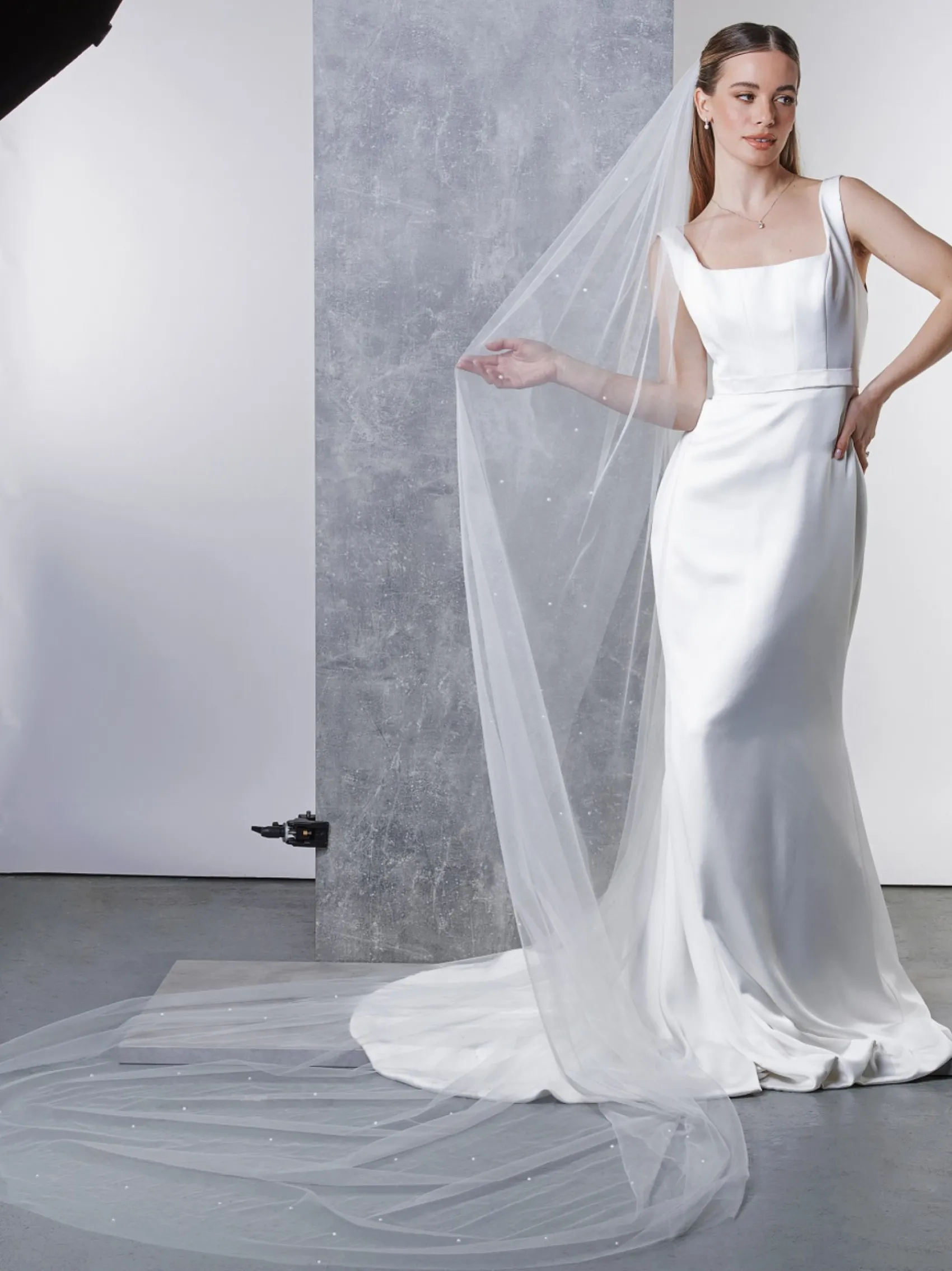 Rainbow Club Single Tier Veils | Chapel Length & Cathedral Veils*Avalanche Scattered Pearl Long Veil Ivory