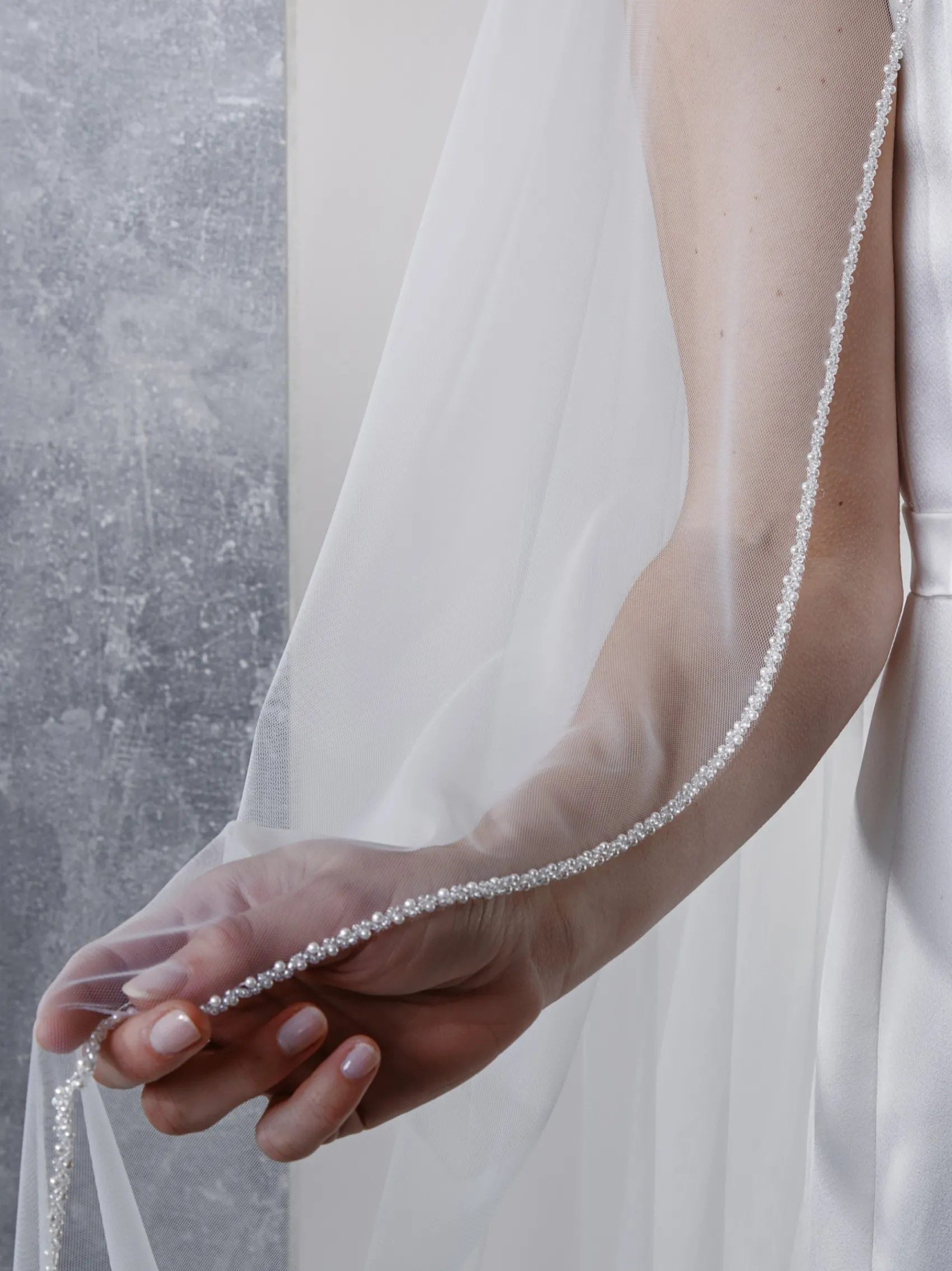 Rainbow Club Single Tier Veils | Chapel Length & Cathedral Veils*Elderflower Pearl Edge Long Veil Ivory