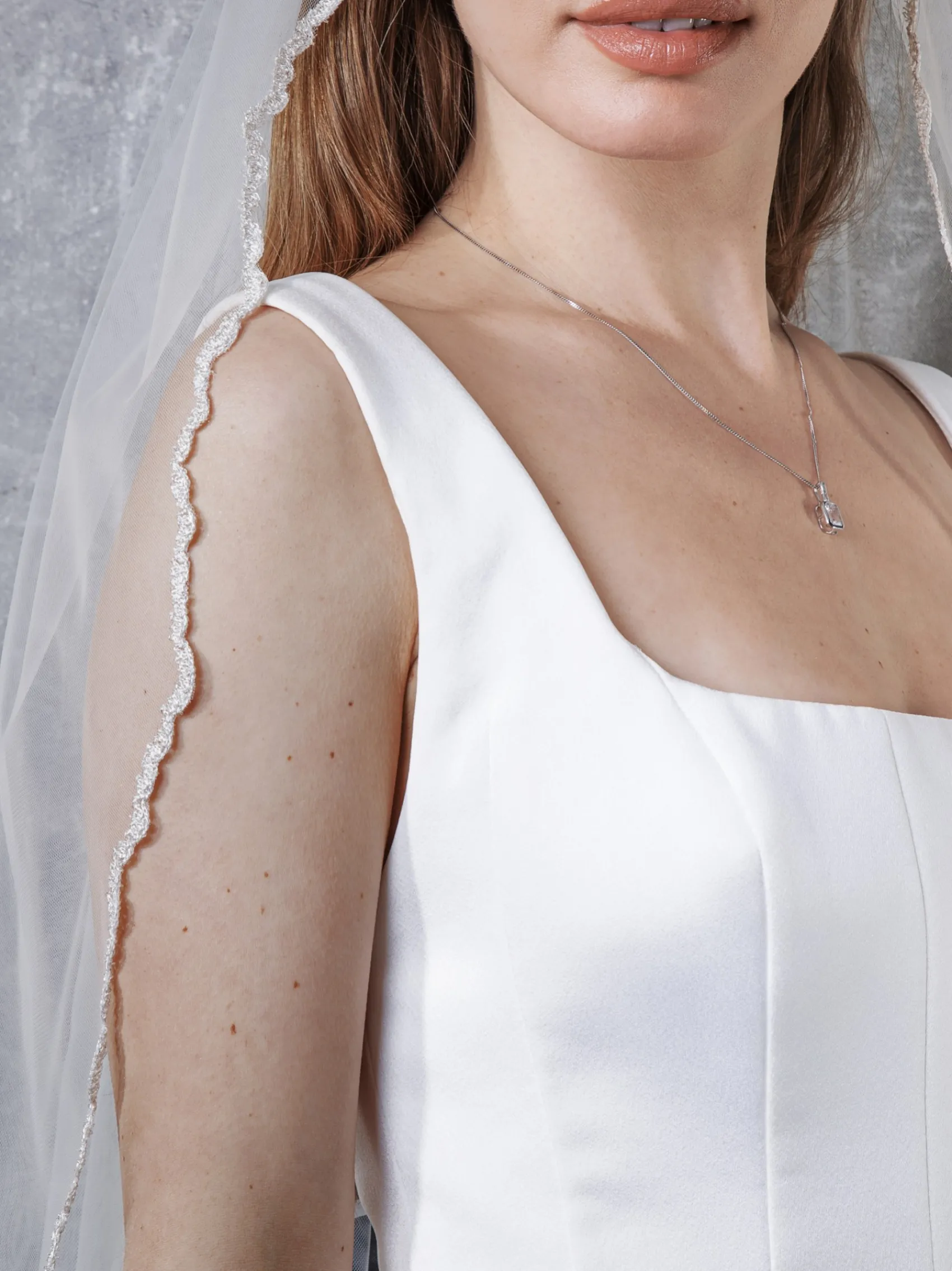 Rainbow Club Single Tier Veils | Elbow Length Veils*Gazania Embroidered Scalloped Edge Waist Length Veil Ivory