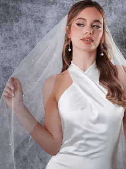 Rainbow Club Single Tier Veils | Fingertip Veils*Leilani Single Tier Scattered Pearl Fingertip Veil Ivory