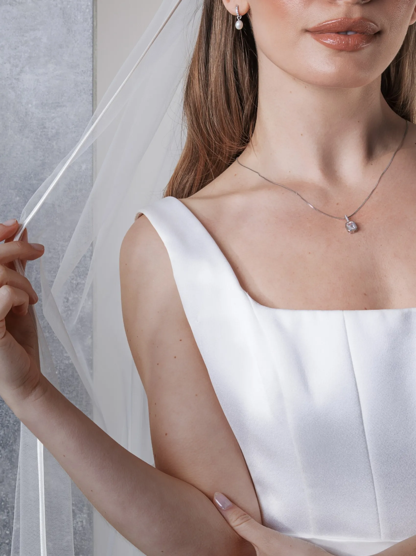 Rainbow Club Single Tier Veils | Chapel Length & Cathedral Veils*Snapdragon Single Tier Satin Edge Chapel Veil Ivory