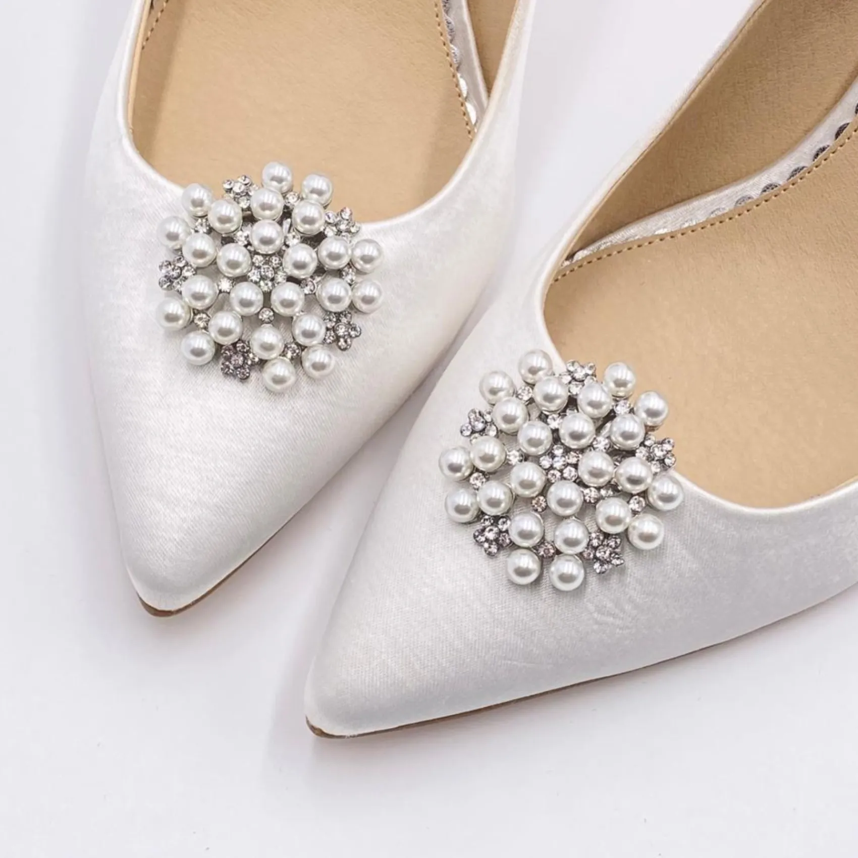 Lace & Favour Shoe Jewellery | Shoe Clips*Rivoli Pearl and Crystal Brooch Shoe Clips