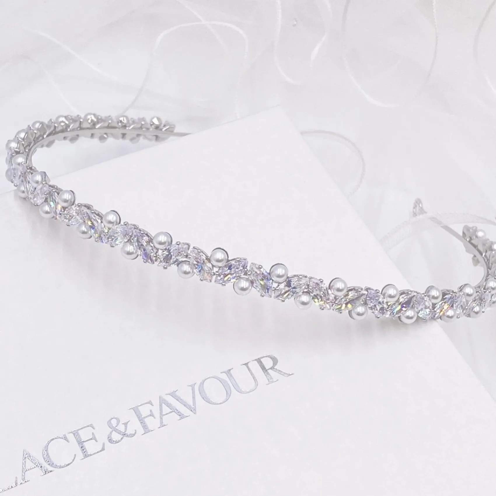 Lace & Favour Prom Headbands & Tiaras | Pearl Hair Accessories*Rochelle Silver Narrow Crystal and Pearl Headband Ivory/ Silver