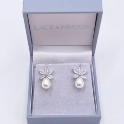 Lace & Favour Pearl Jewellery | Silver Wedding Jewellery*Sahara Silver Crystal Leaves and Teardrop Pearl Earrings Ivory/ Silver