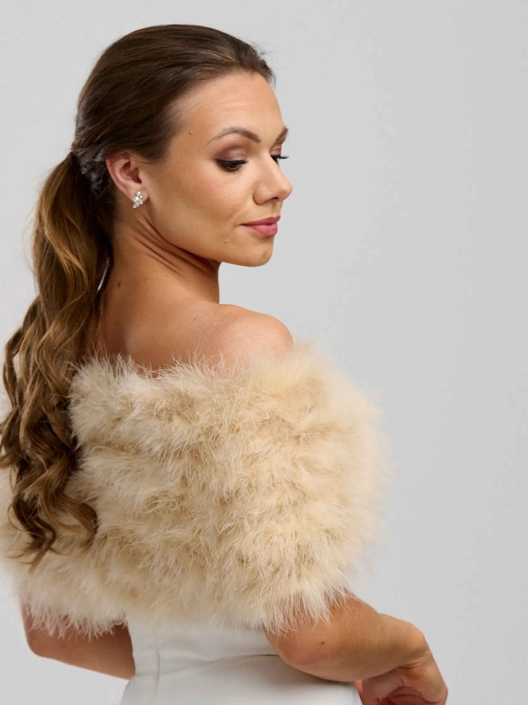Beverly Hills Feather Stoles & Shrugs | Wedding Capes & Wraps*Scarlet Feather Bridal Stole Champagne