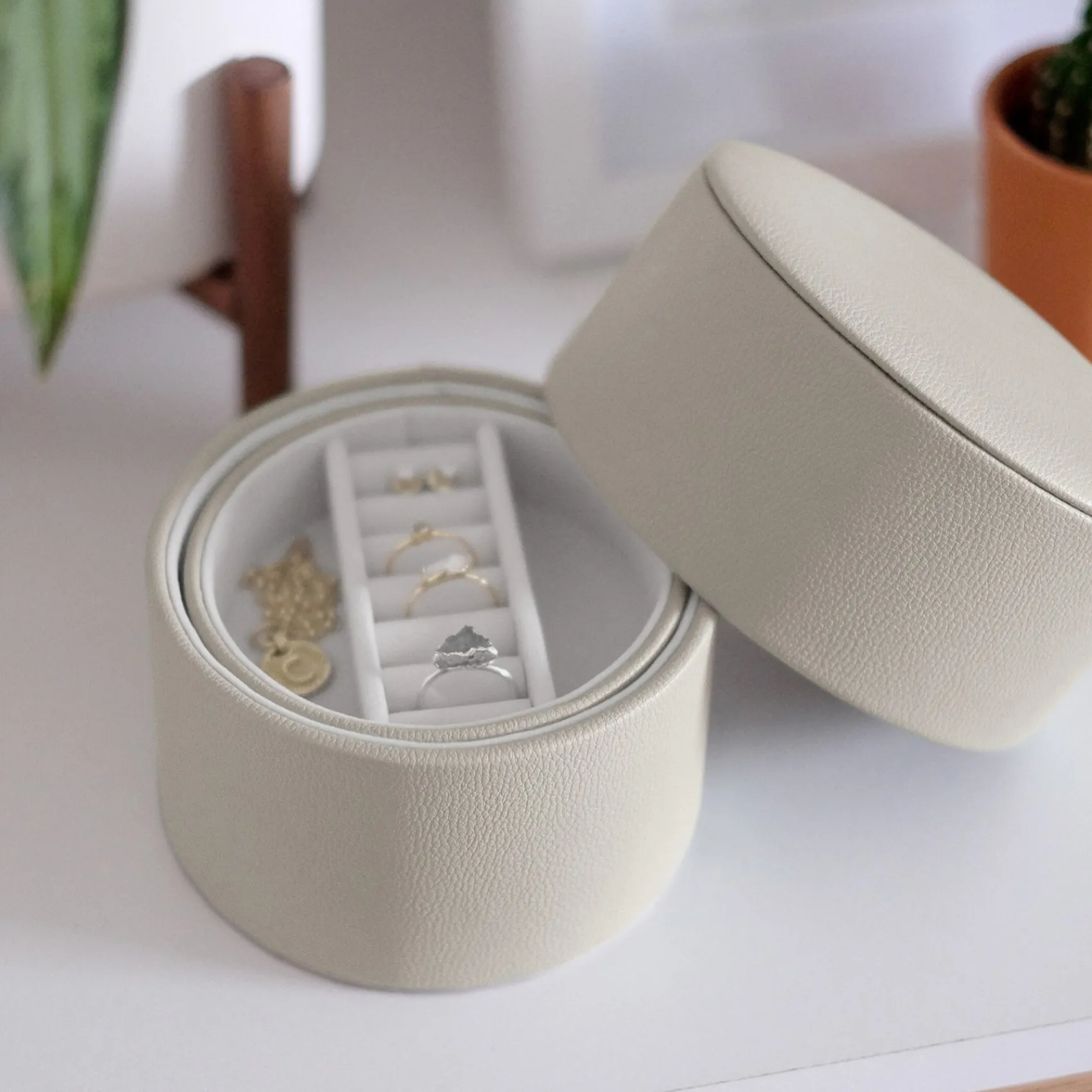 Stackers Mother Of The Groom Gifts | Mother Of The Bride Gifts*Bedside Table Jewellery Box Pod Oatmeal