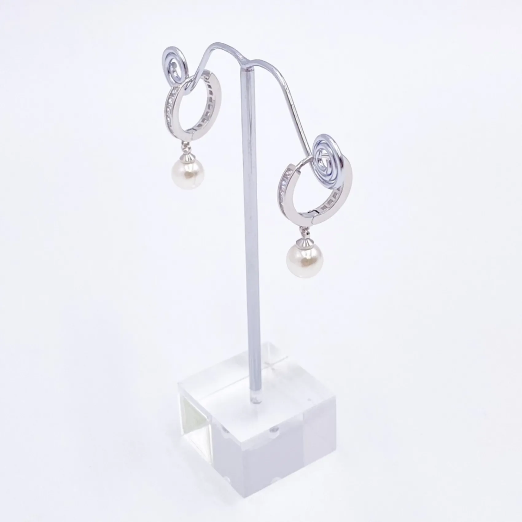 Lace & Favour Bridesmaid Gifts | Bride Gifts*Tahiti Silver Pearl Drop Crystal Huggie Hoop Earrings Ivory/ Silver