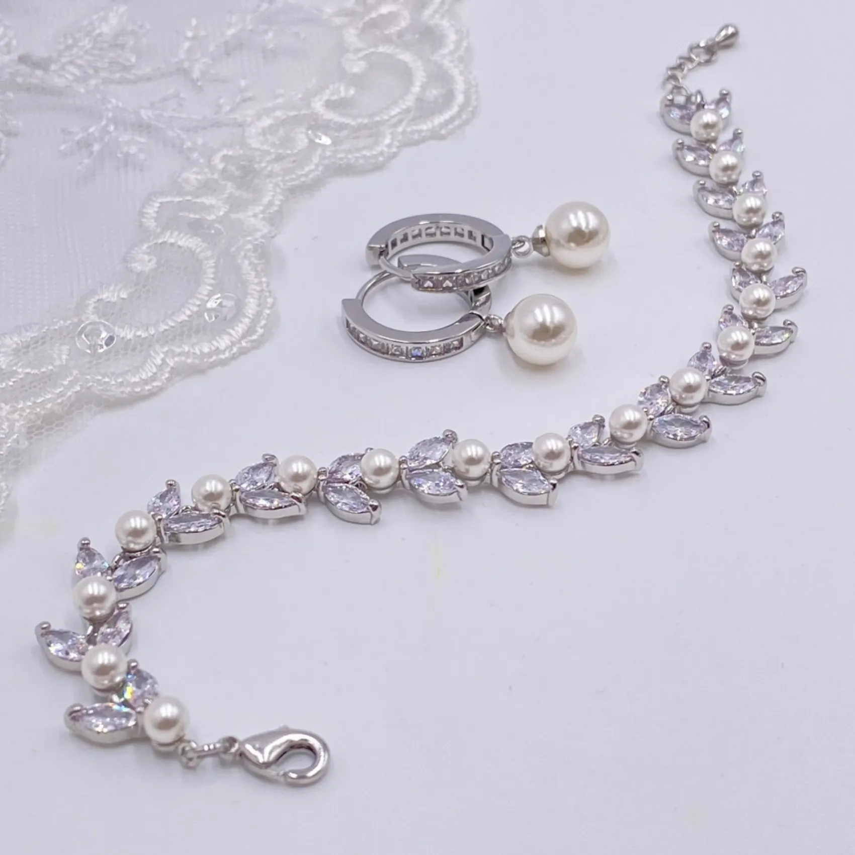 Lace & Favour Bridesmaid Gifts | Bride Gifts*Tahiti Silver Pearl Drop Crystal Huggie Hoop Earrings Ivory/ Silver