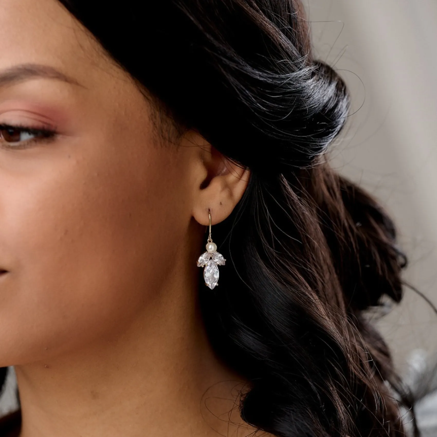 Lace & Favour Bride Gifts | Gold Wedding Jewellery*Vermont Gold Pearl and Crystal Drop Earrings Ivory/ Gold