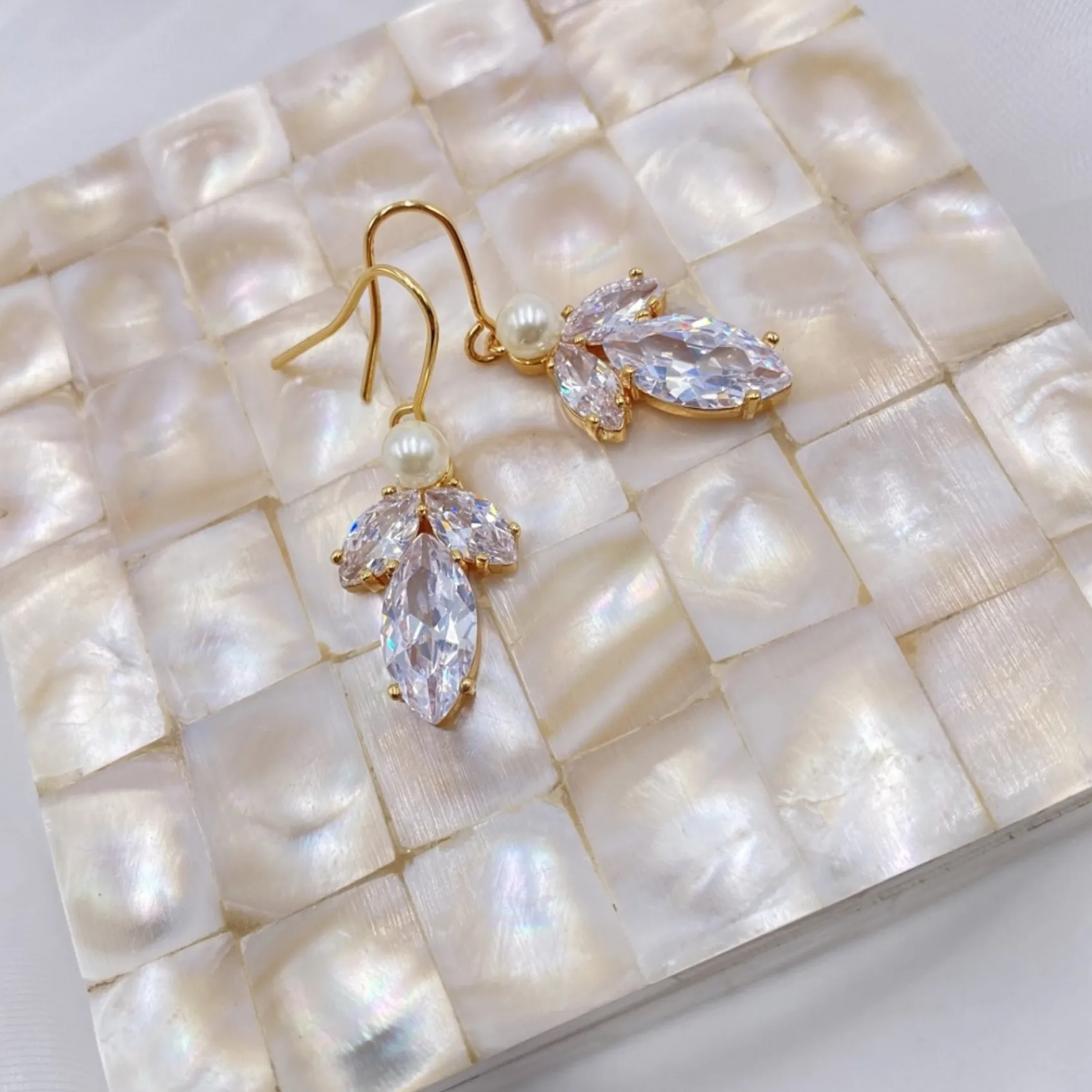 Lace & Favour Bride Gifts | Gold Wedding Jewellery*Vermont Gold Pearl and Crystal Drop Earrings Ivory/ Gold