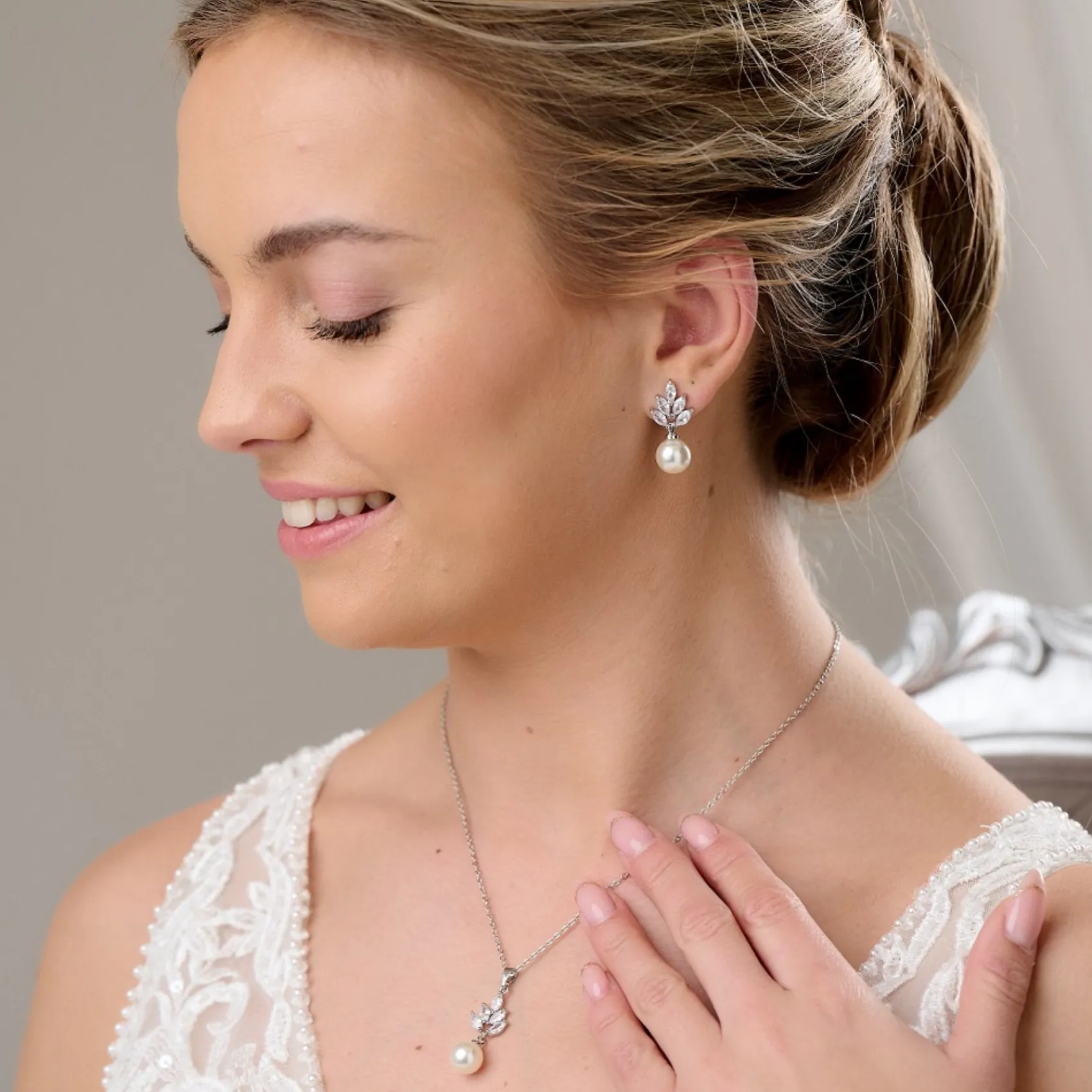 Lace & Favour Bride Gifts | Pearl Jewellery*Vienna Vintage Pearl Drop Bridal Jewellery Set