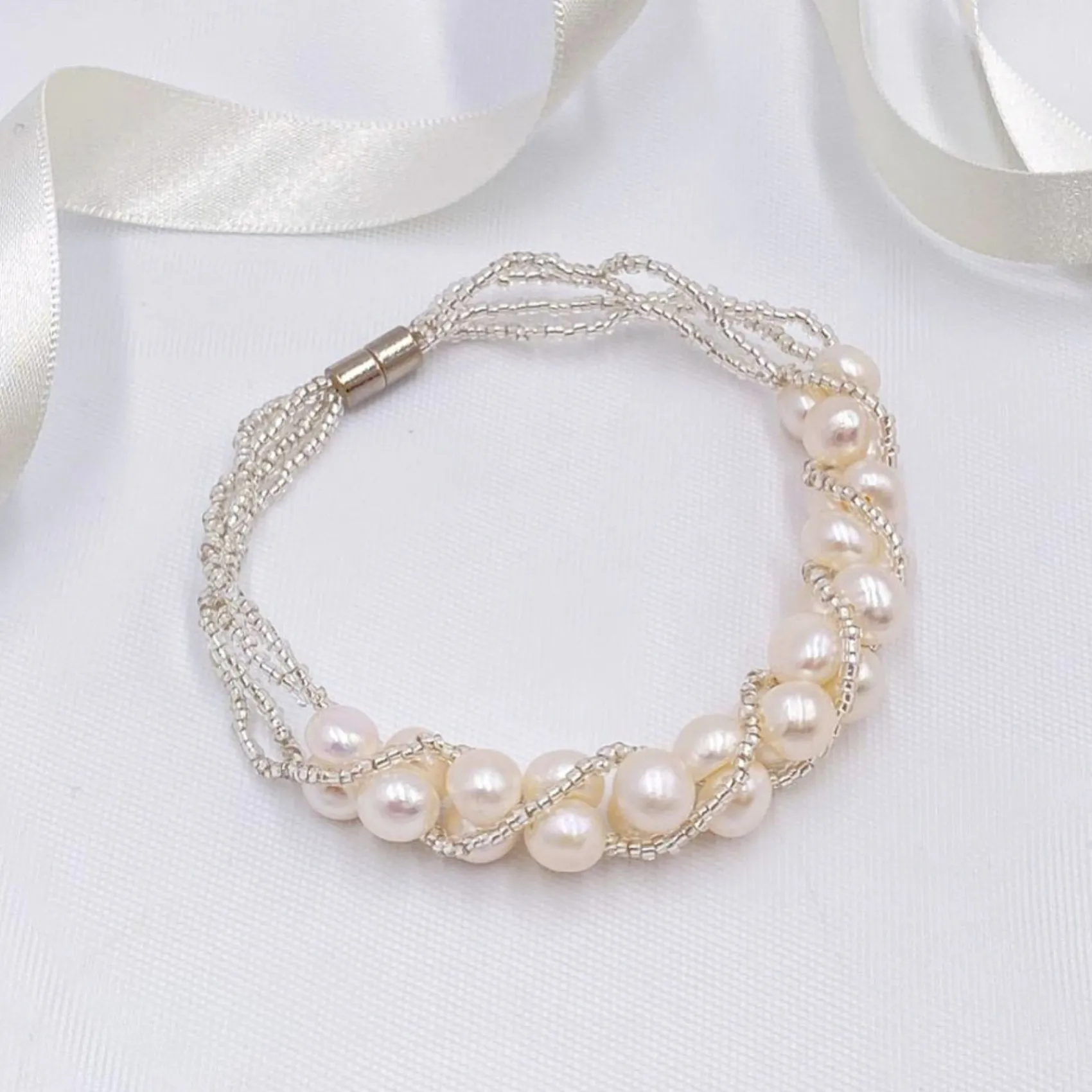 Lace & Favour Pearl Jewellery | Silver Wedding Jewellery*Viniana Twisted Bead and Freshwater Pearl Bracelet Ivory/ Silver